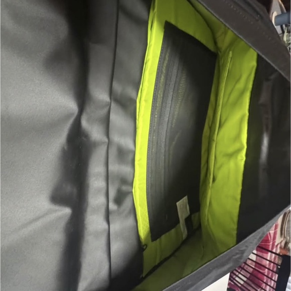 Timbuk2 Black Messenger Bag 15” - Picture 3 of 4